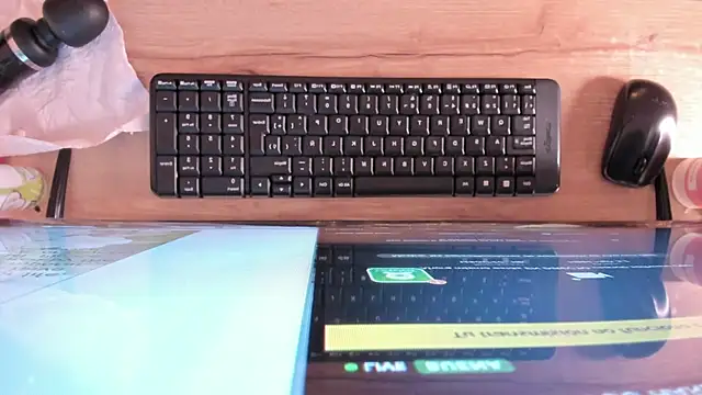 Snapshot of marien_thomson_ chatting on May 20, 9:32 pm marien thomson online show from May 20, 9:32 pm