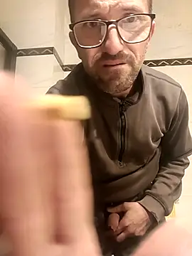 Porco81cazzo online show from December 3, 3:32 pm