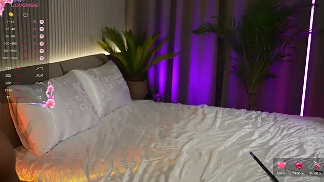 Snapshot of sexy_sabotageee chatting on September 22, 5:48 pm sexy sabotageee online show from September 22, 5:48 pm