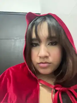 melyescobar online show from May 18, 4:07 am