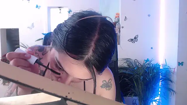 Lia-mitch online show from May 4, 7:21 pm