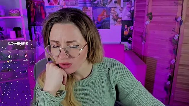 LadyIzabel online show from December 12, 12:01 pm