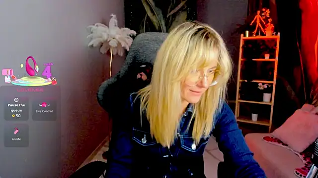 LadyIzabel online show from April 7, 2:39 pm