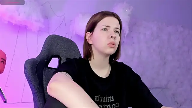 AliceSunday online show from February 15, 8:11 am