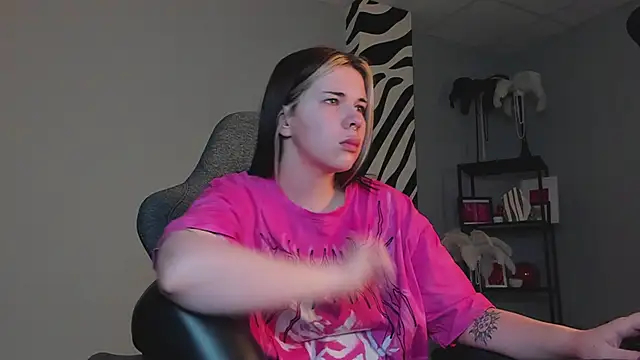 AliceSunday online show from December 2, 3:12 am