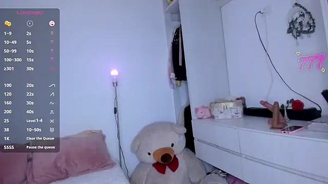 Lunadahia online show from June 27, 4:28 am