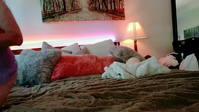 NinasNylonz online show from May 8, 6:35 pm