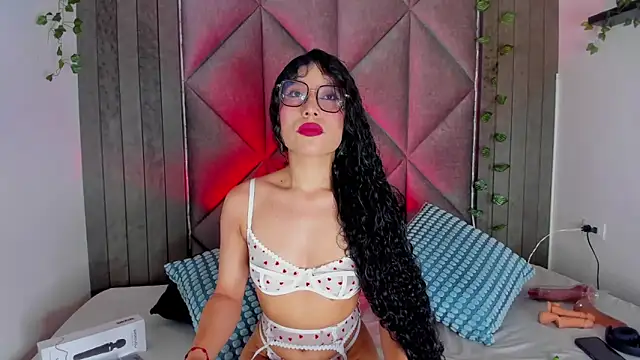 BriaConner  online show from March 7, 3:03 am