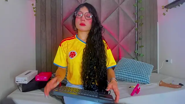 BriaConner  online show from June 18, 2:56 am