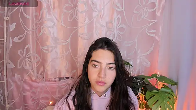 Arii vega  online show from May 3, 5:30 pm