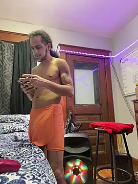 Snapshot of freakyPR chatting on January 16, 1:16 am freakyPR online show from January 16, 1:16 am