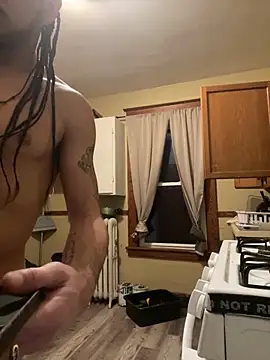 Snapshot of freakyPR chatting on January 21, 7:47 am freakyPR online show from January 21, 7:47 am