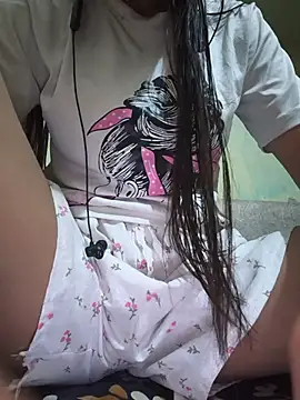 Snapshot of Bulbul_02 chatting on June 15, 4:15 am Bulbul 02 online show from June 15, 4:15 am