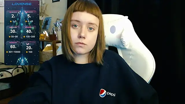 Snapshot of June_shy0 chatting on December 4, 11:19 am June shy0 online show from December 4, 11:19 am