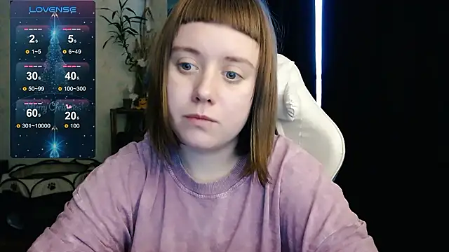 Snapshot of June_shy0 chatting on December 5, 8:22 am June shy0 online show from December 5, 8:22 am