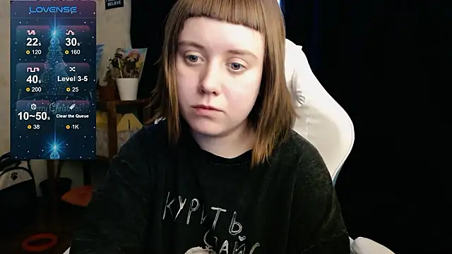 Snapshot of June_shy0 chatting on December 6, 8:48 am June shy0 online show from December 6, 8:48 am