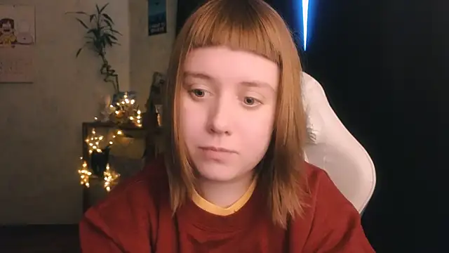 Snapshot of June_shy0 chatting on December 20, 8:28 am June shy0 online show from December 20, 8:28 am