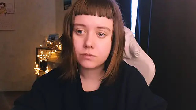 Snapshot of June_shy0 chatting on December 25, 8:29 am June shy0 online show from December 25, 8:29 am