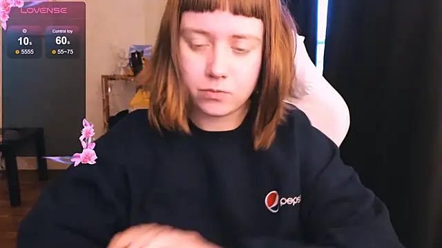 Snapshot of June_shy0 chatting on January 9, 12:19 pm June shy0 online show from January 9, 12:19 pm