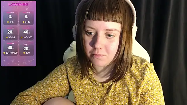 Snapshot of June_shy0 chatting on February 5, 11:02 am June shy0 online show from February 5, 11:02 am