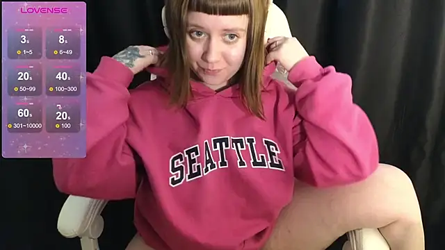 Snapshot of June_shy0 chatting on February 6, 10:37 am June shy0 online show from February 6, 10:37 am