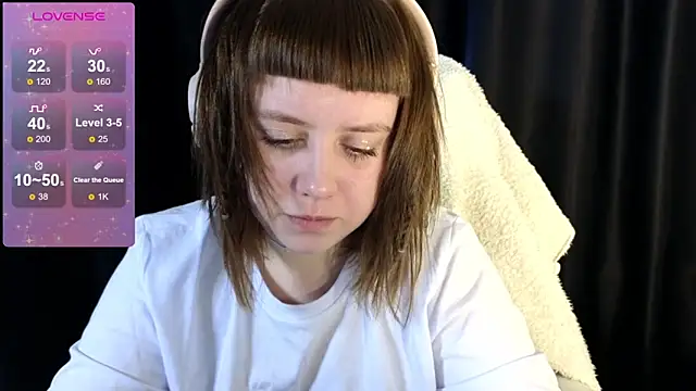 Snapshot of June_shy0 chatting on February 15, 7:38 am June shy0 online show from February 15, 7:38 am