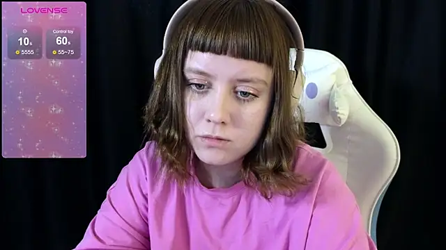 Snapshot of June_shy0 chatting on February 22, 8:18 am June shy0 online show from February 22, 8:18 am