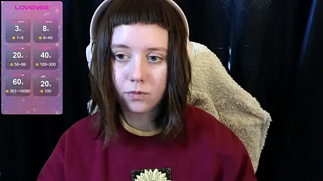 Snapshot of June_shy0 chatting on March 9, 8:18 am June shy0 online show from March 9, 8:18 am