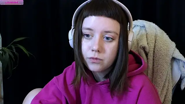 Snapshot of June_shy0 chatting on March 14, 7:26 am June shy0 online show from March 14, 7:26 am