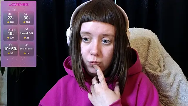 Snapshot of June_shy0 chatting on March 15, 7:31 am June shy0 online show from March 15, 7:31 am