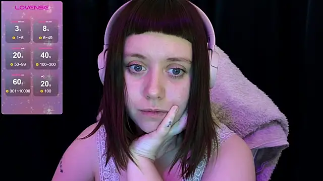 Snapshot of June_shy0 chatting on March 16, 7:26 am June shy0 online show from March 16, 7:26 am