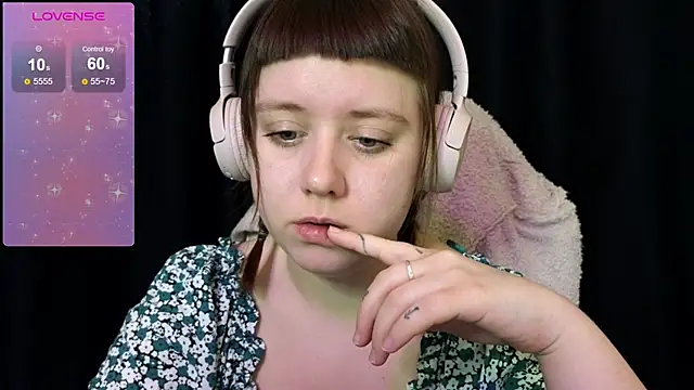 Snapshot of June_shy0 chatting on March 20, 6:41 am June shy0 online show from March 20, 6:41 am