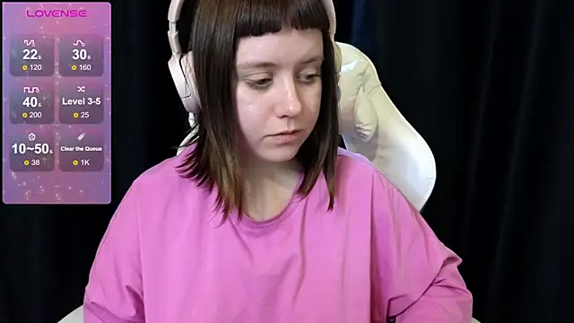 Snapshot of June_shy0 chatting on March 22, 7:36 am June shy0 online show from March 22, 7:36 am