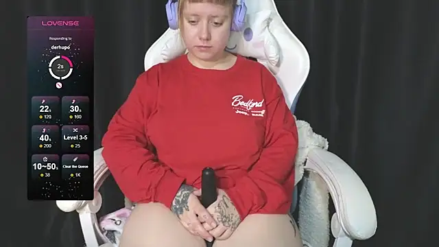 Snapshot of June_shy0 chatting on September 13, 6:24 am June shy0 online show from September 13, 6:24 am