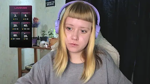 Snapshot of June_shy0 chatting on September 27, 7:02 am June shy0 online show from September 27, 7:02 am