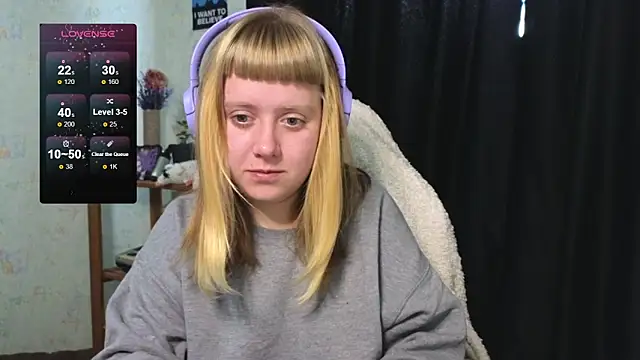 Snapshot of June_shy0 chatting on September 28, 7:25 am June shy0 online show from September 28, 7:25 am