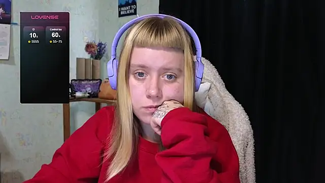 Snapshot of June_shy0 chatting on October 16, 11:55 am June shy0 online show from October 16, 11:55 am