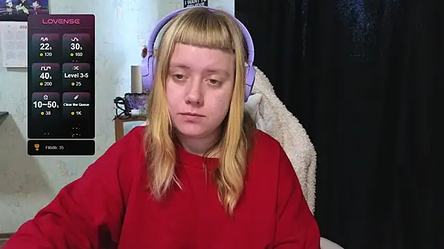 Snapshot of June_shy0 chatting on October 17, 7:22 am June shy0 online show from October 17, 7:22 am