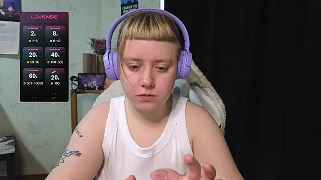 Snapshot of June_shy0 chatting on October 22, 6:46 am June shy0 online show from October 22, 6:46 am