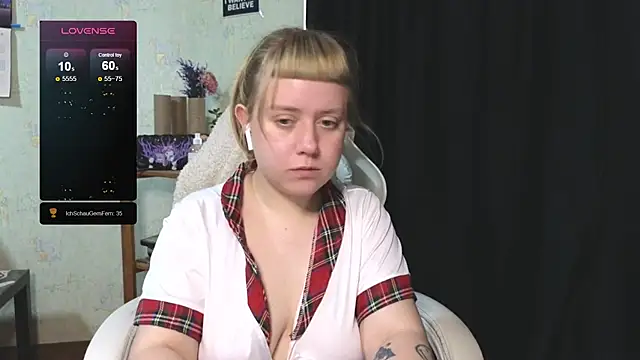 Snapshot of June_shy0 chatting on October 30, 6:48 am June shy0 online show from October 30, 6:48 am