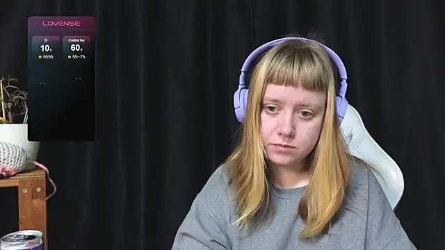 Snapshot of June_shy0 chatting on November 28, 8:17 am June shy0 online show from November 28, 8:17 am