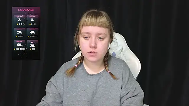 Snapshot of June_shy0 chatting on December 3, 7:49 am June shy0 online show from December 3, 7:49 am