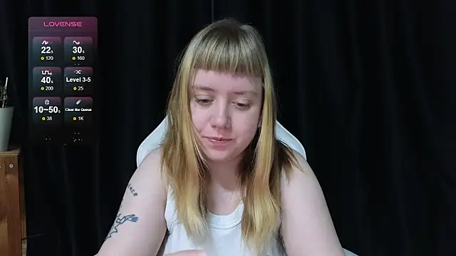 Snapshot of June_shy0 chatting on December 17, 6:52 am June shy0 online show from December 17, 6:52 am