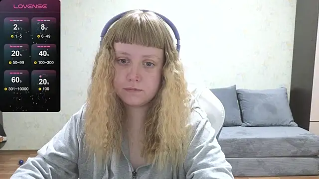 Snapshot of June_shy0 chatting on May 17, 6:55 am June shy0 online show from May 17, 6:55 am