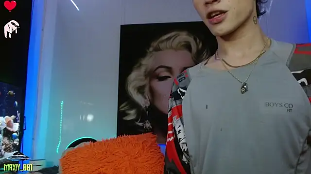 maxiy 001 online show from January 16, 10:21 am