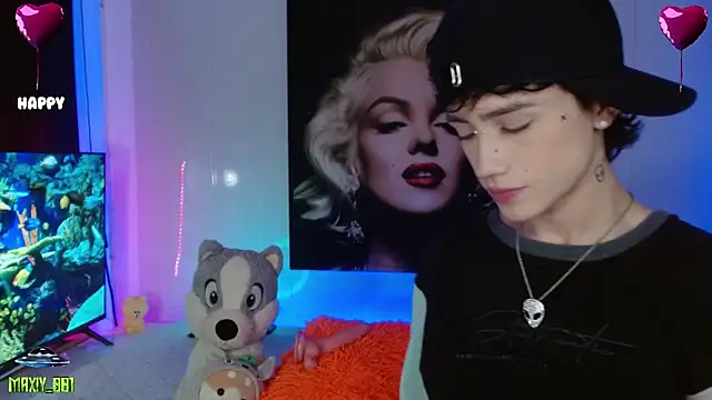 maxiy 001 online show from February 8, 7:48 am