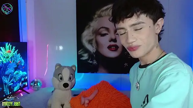 maxiy 001 online show from March 7, 5:29 am