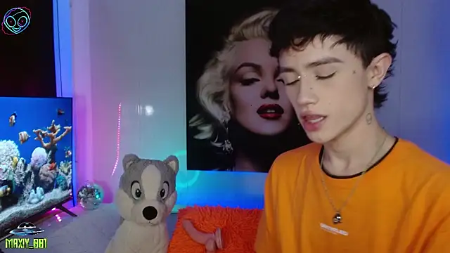 maxiy 001 online show from March 10, 5:54 am