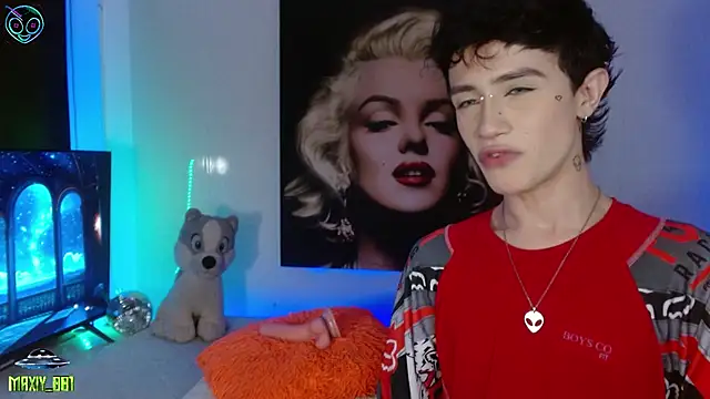 maxiy 001 online show from September 21, 8:49 am