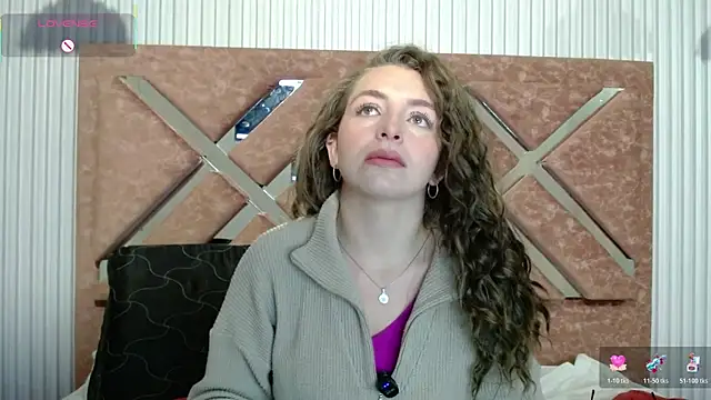 Snapshot of _isaabellaa chatting on May 7, 12:43 pm isaabellaa online show from May 7, 12:43 pm